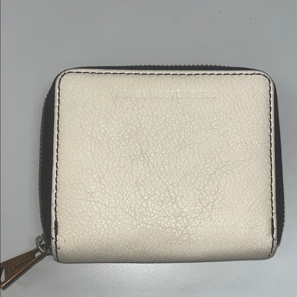 Aimee Kestenberg creamy White Textured Zip around Brixton Wallet / preowned - Picture 1 of 9